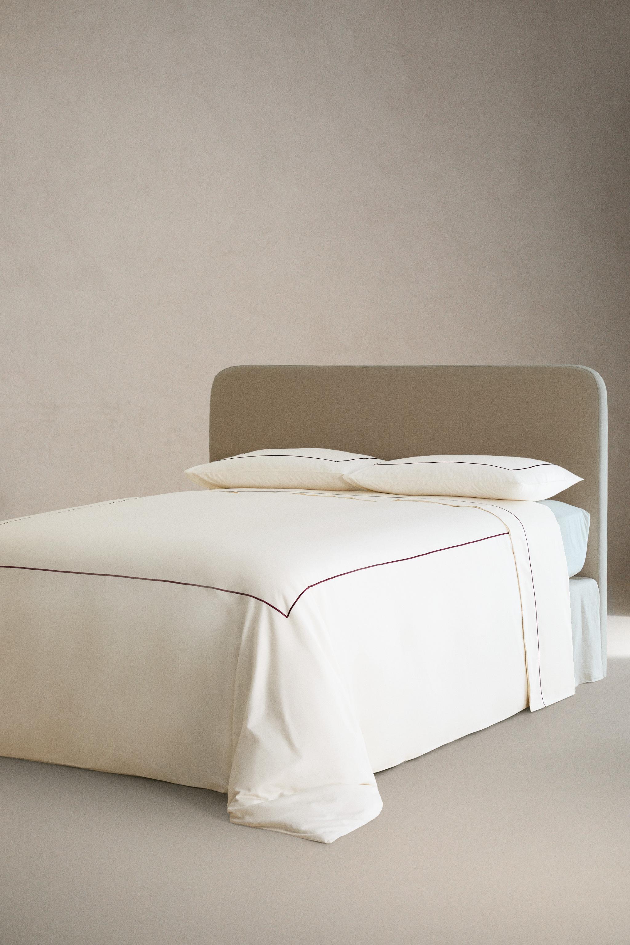 SATEEN FLAT SHEET WITH EMBROIDERED EDGE